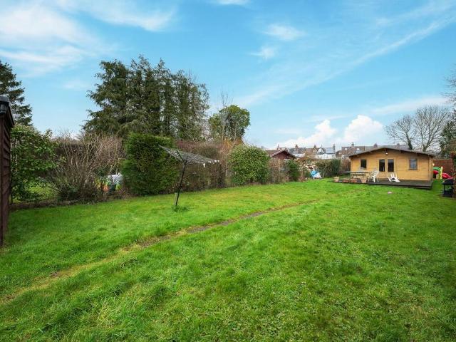4 bedroom detached bungalow for sale