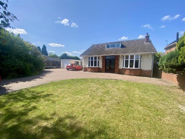 4 bedroom detached bungalow for sale