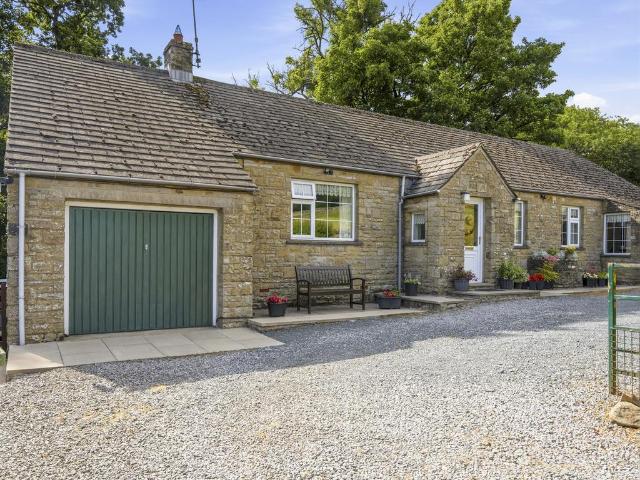4 bedroom detached bungalow for sale