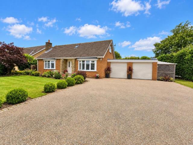 4 bedroom detached bungalow for sale