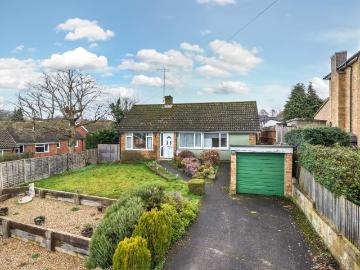 4 bedroom detached bungalow for sale