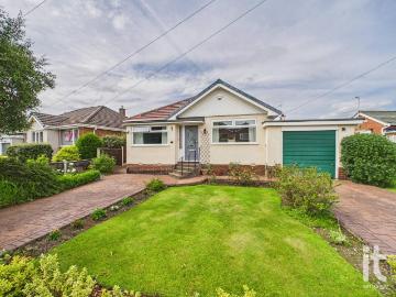 4 bedroom detached bungalow for sale