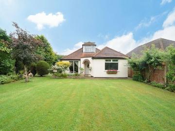 4 bedroom detached bungalow for sale