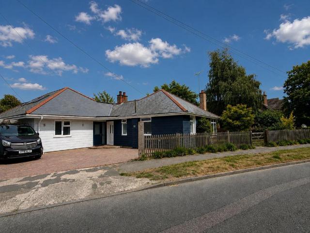 4 bedroom detached bungalow for sale