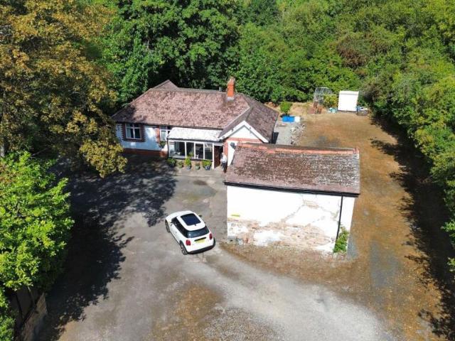 4 bedroom detached bungalow for sale