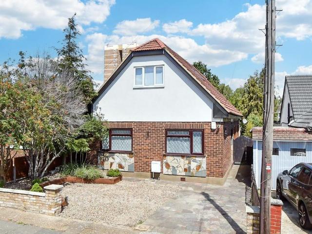 4 bedroom chalet for sale