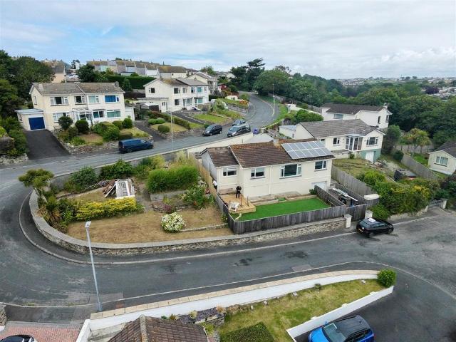 4 bedroom detached bungalow for sale
