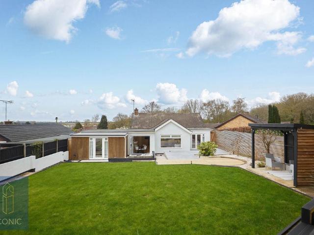 4 bedroom detached bungalow for sale