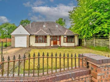 4 bedroom detached bungalow for sale