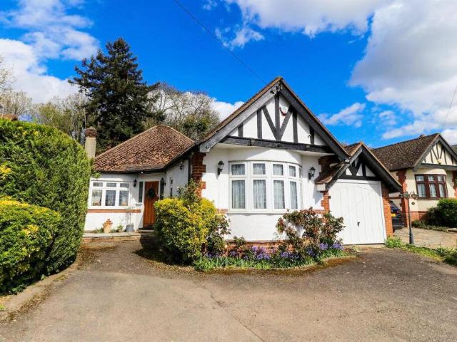 4 bedroom detached bungalow for sale