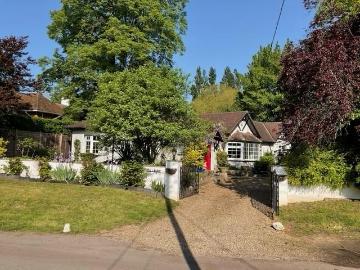 4 bedroom detached bungalow for sale