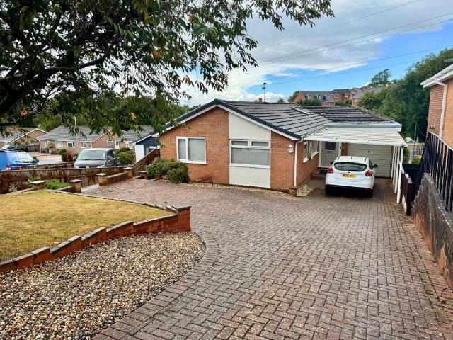 4 bedroom detached bungalow for sale