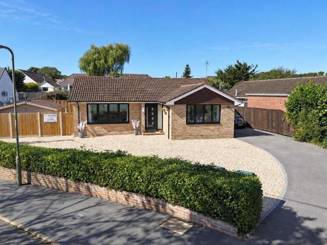 4 bedroom detached bungalow for sale