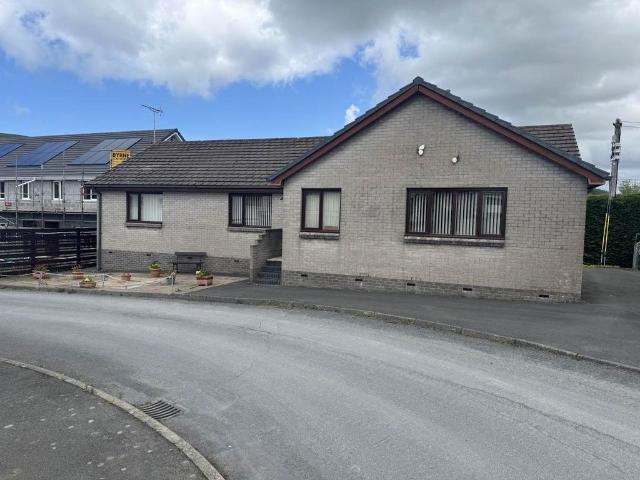 4 bedroom detached bungalow for sale