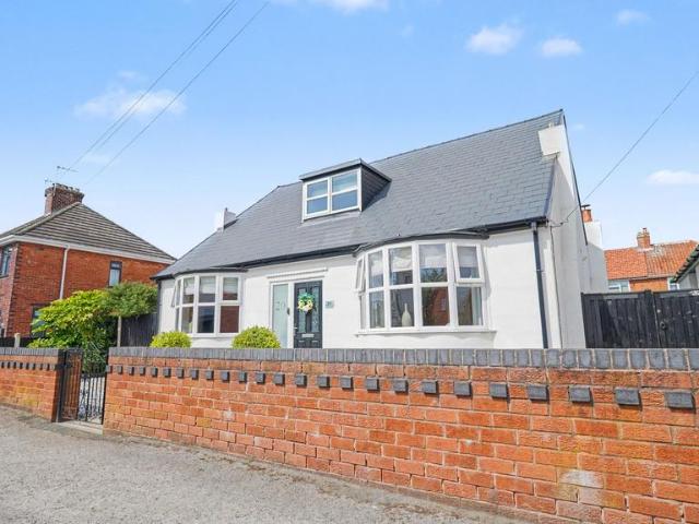 4 bedroom detached bungalow for sale