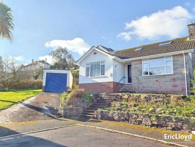 4 bedroom detached bungalow for sale