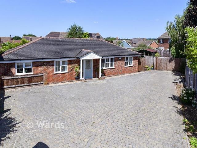 4 bedroom detached bungalow for sale