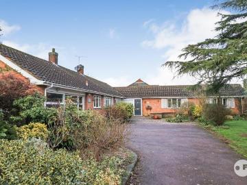 4 bedroom detached bungalow for sale