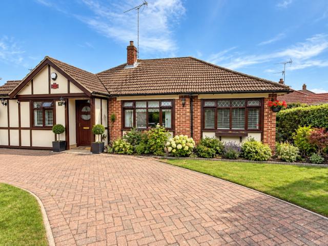 4 bedroom detached bungalow for sale