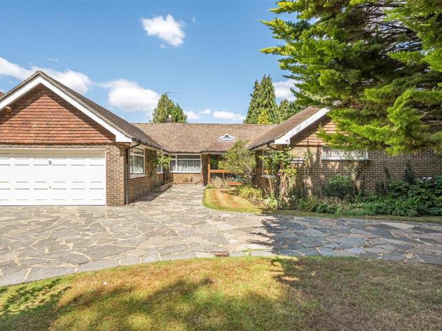 4 bedroom detached bungalow for sale
