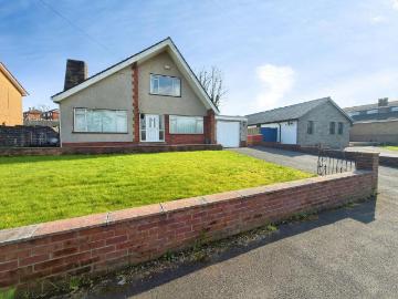 4 bedroom detached bungalow for sale