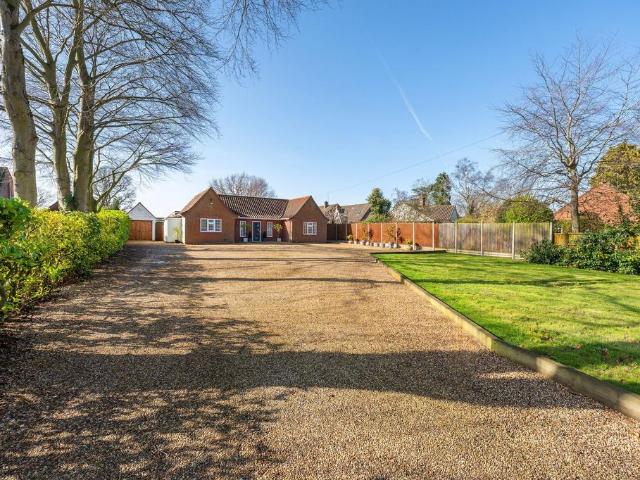 4 bedroom detached bungalow for sale