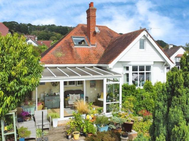 4 bedroom detached bungalow for sale