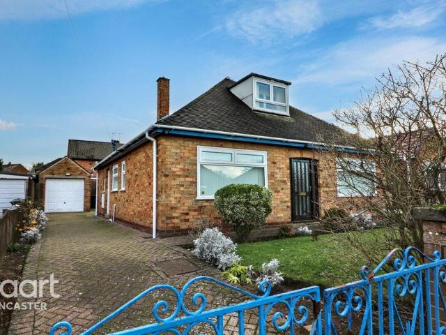 4 bedroom detached bungalow for sale