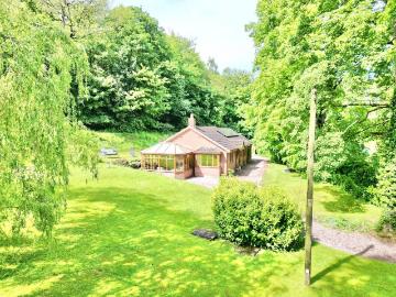4 bedroom detached bungalow for sale
