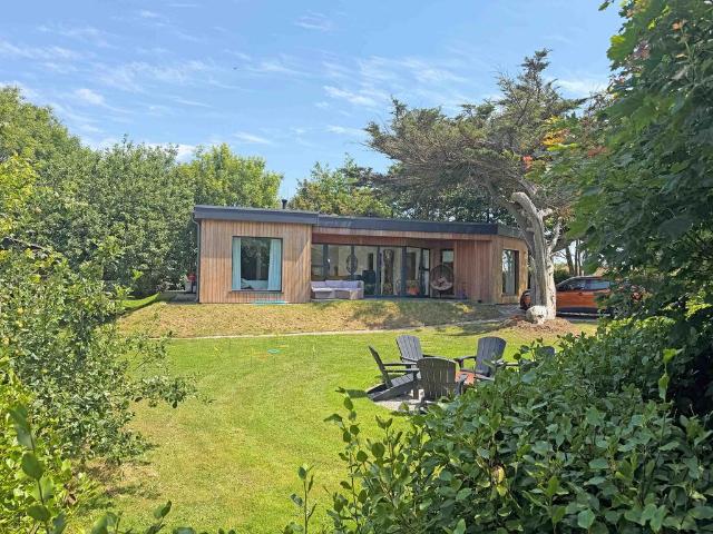 4 bedroom detached bungalow for sale