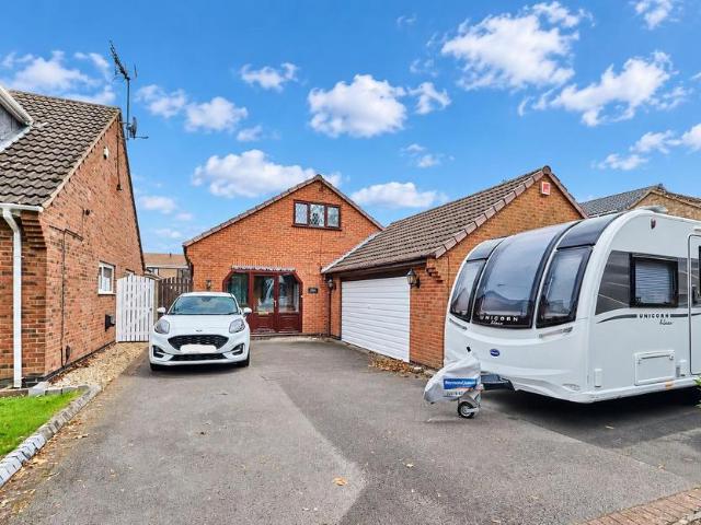 4 bedroom detached bungalow for sale