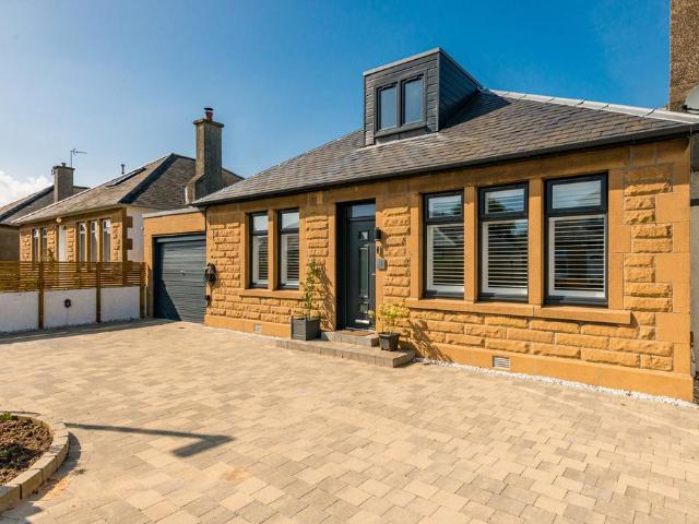 4 bedroom detached bungalow for sale