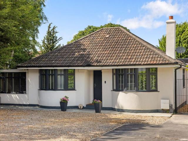 4 bedroom detached bungalow for sale