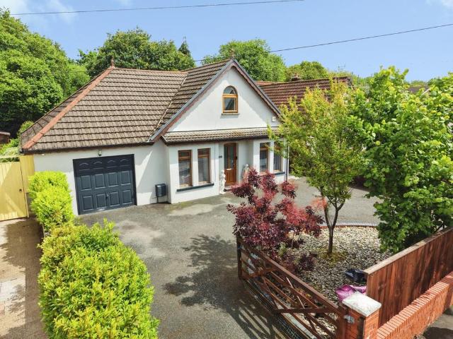 4 bedroom detached bungalow for sale