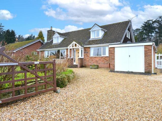 4 bedroom detached bungalow for sale