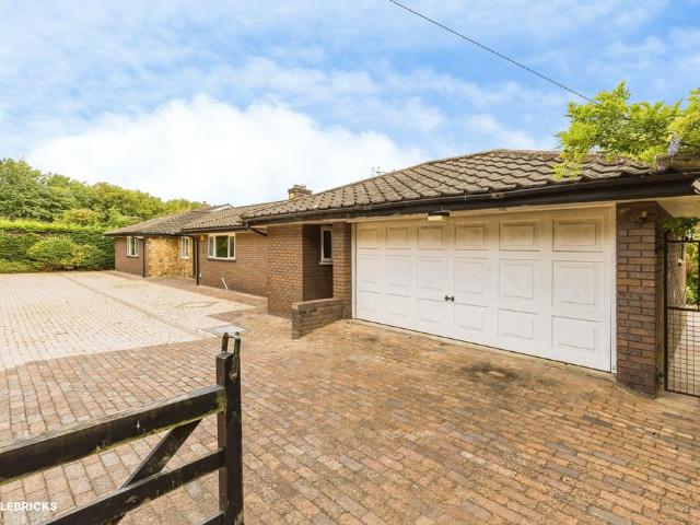 4 bedroom detached bungalow for sale