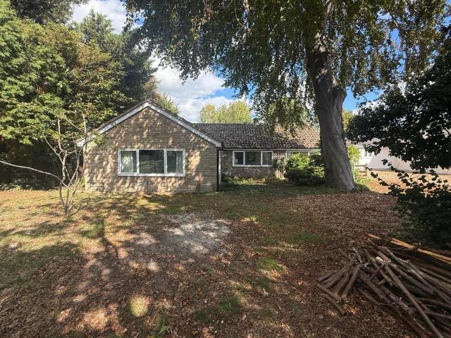 4 bedroom detached bungalow for sale