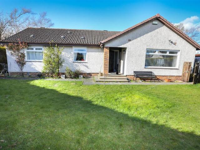 4 bedroom detached bungalow for sale