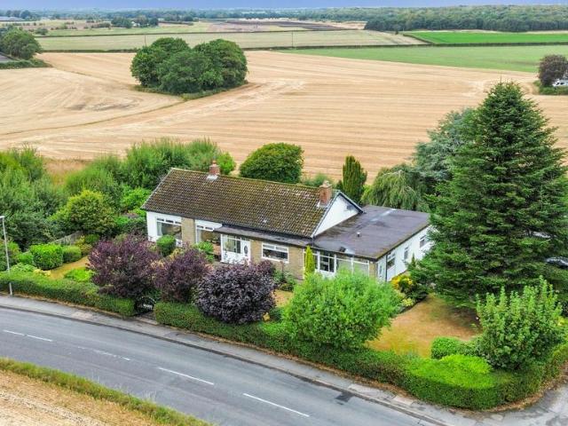 4 bedroom detached bungalow for sale