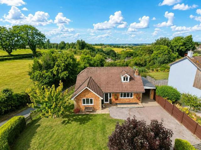 4 bedroom detached bungalow for sale