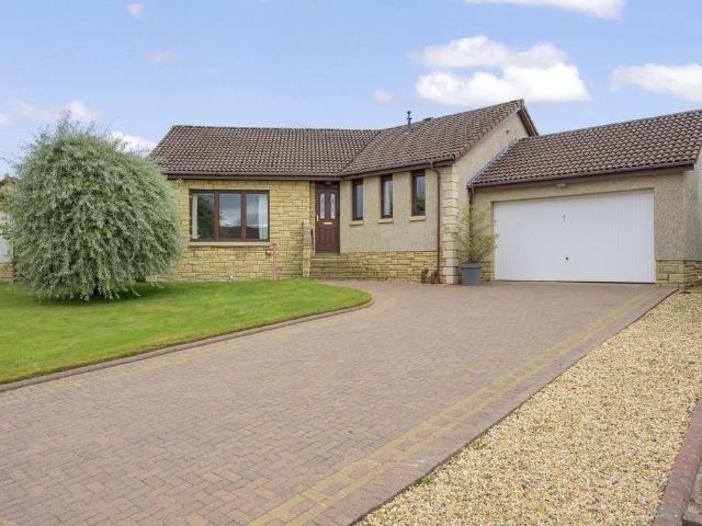 4 bedroom detached bungalow for sale