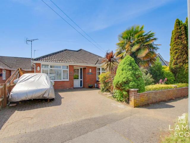 4 bedroom detached bungalow for sale