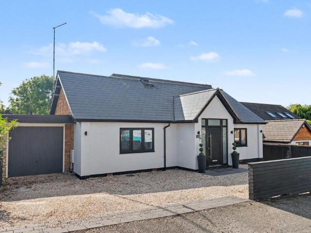 4 bedroom detached bungalow for sale