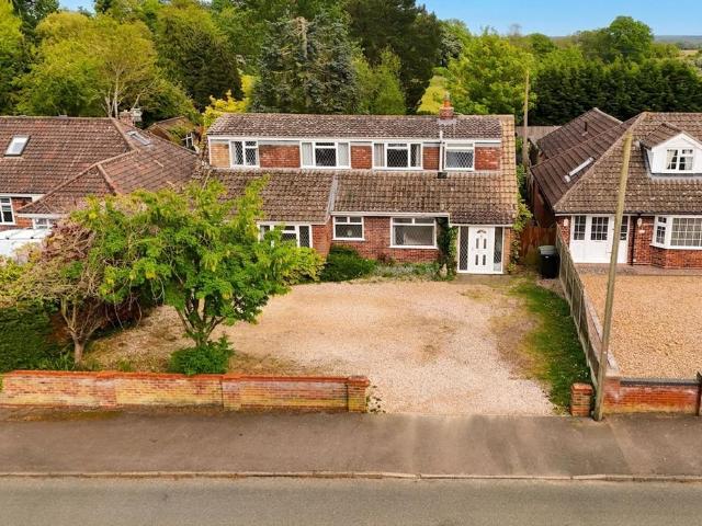4 bedroom detached bungalow for sale