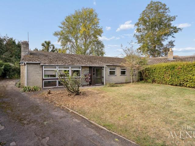 4 bedroom detached bungalow for sale