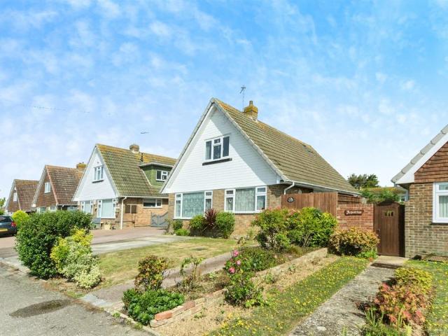 4 bedroom detached bungalow for sale