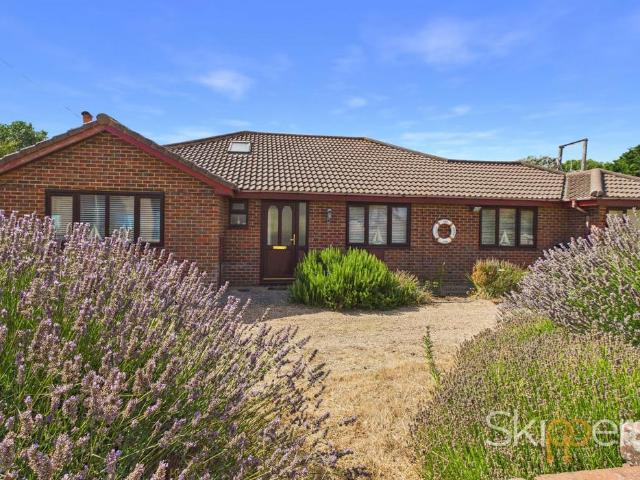 4 bedroom detached bungalow for sale