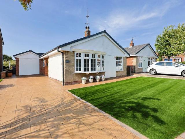 4 bedroom detached bungalow for sale