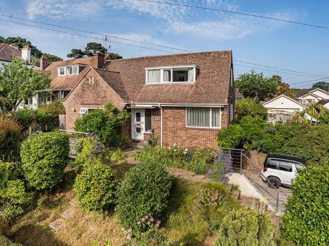 4 bedroom detached bungalow for sale