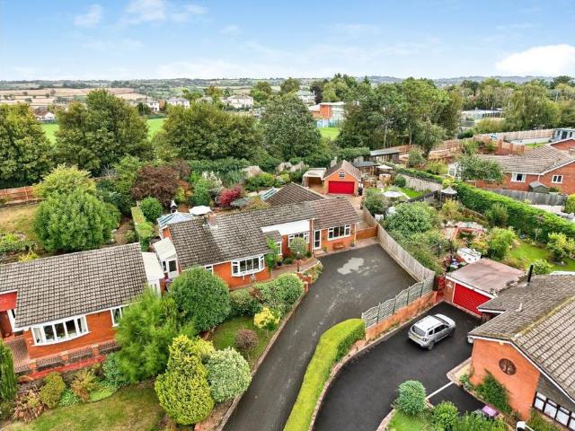 4 bedroom detached bungalow for sale